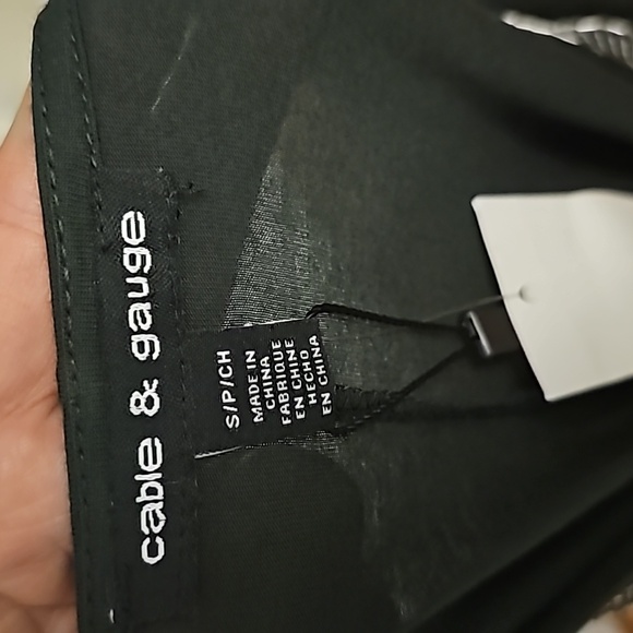 Cable and gauge Green V-Neck Top with Chain Detail - Picture 2 of 4